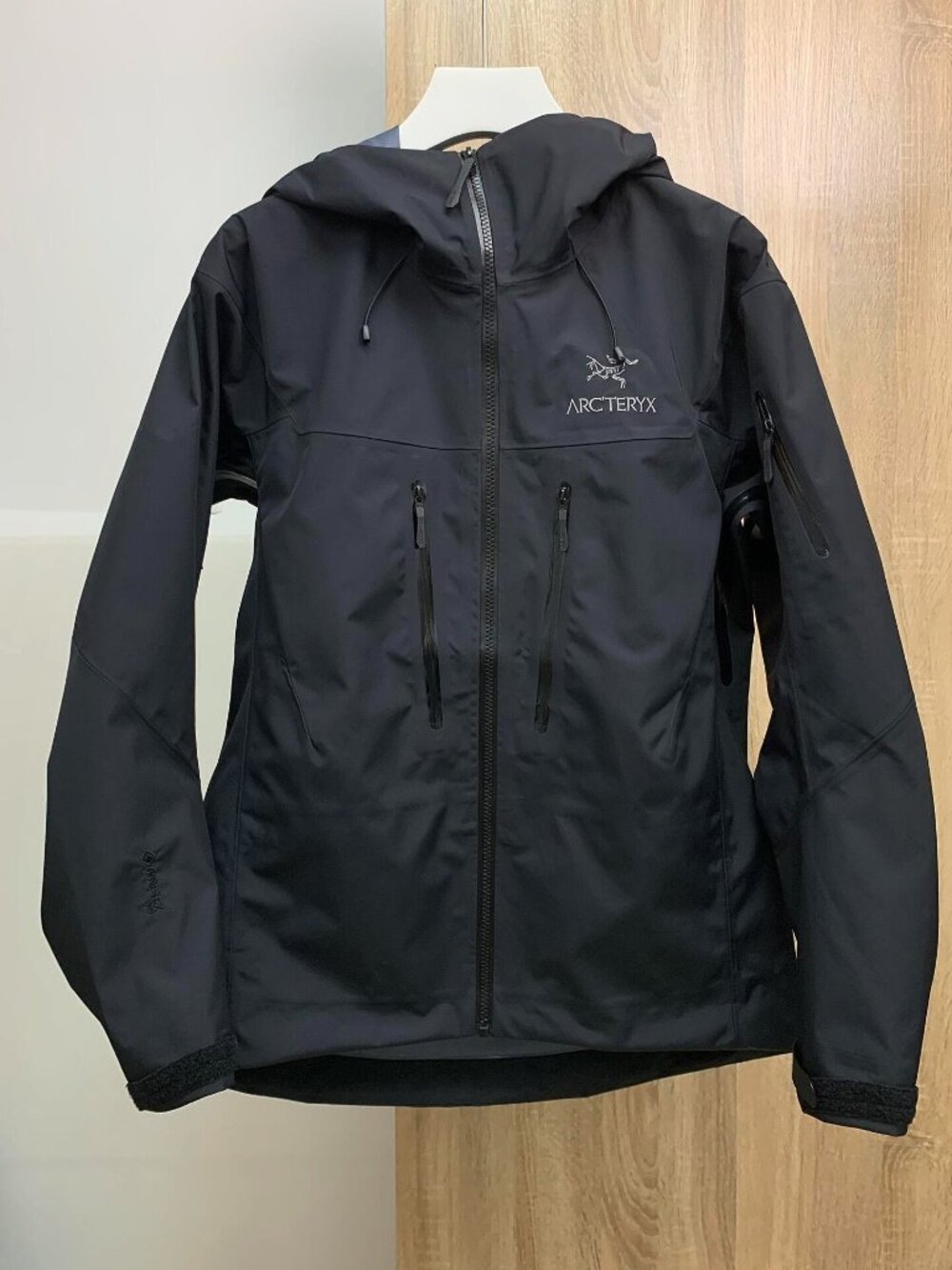 Arc'teryx Alpha SV Jacket - Black - Women's S